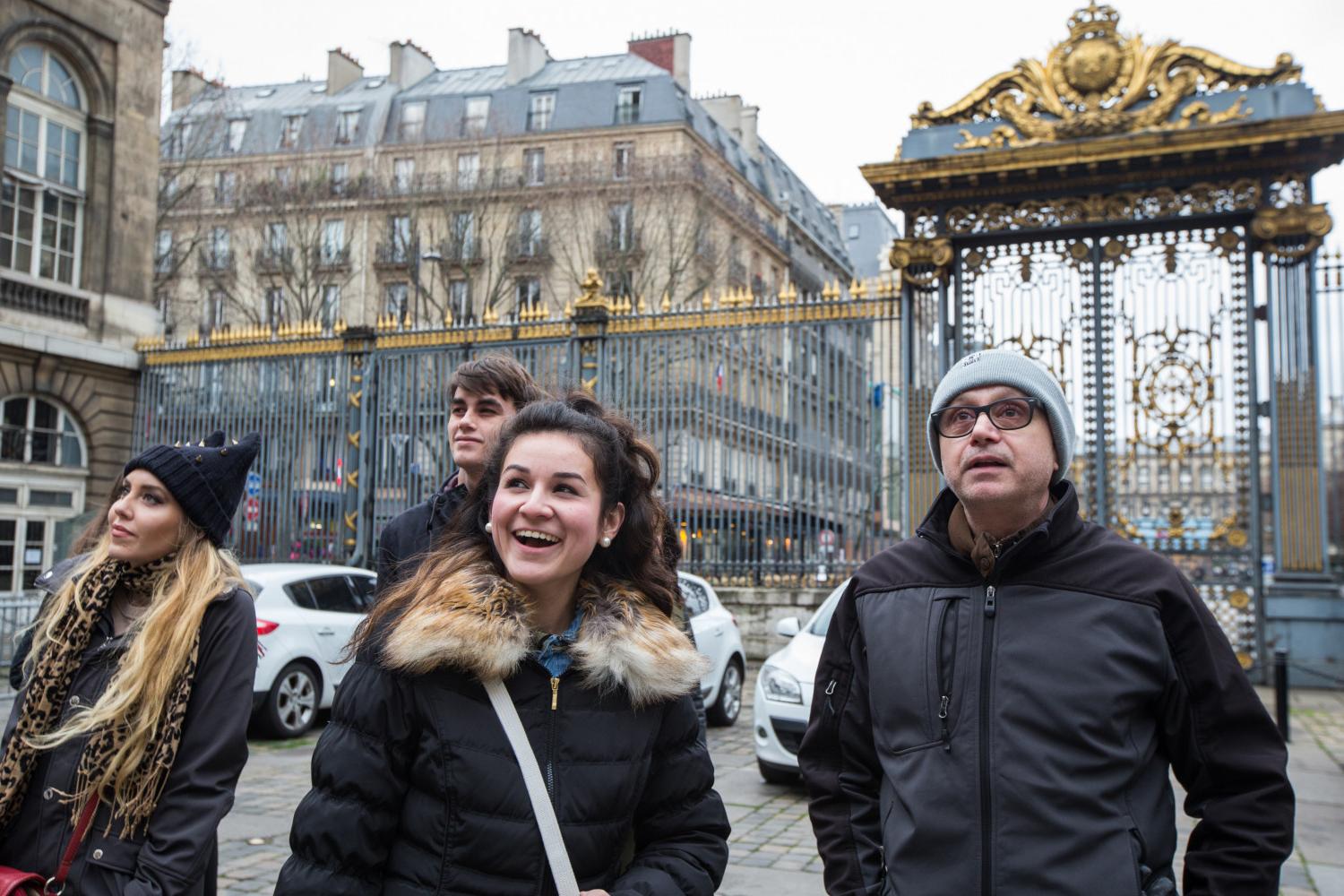 <a href='http://jatl.ngskmc-eis.net'>全球十大赌钱排行app</a>学院法语教授Pascal Rollet带领学生们到巴黎游学.